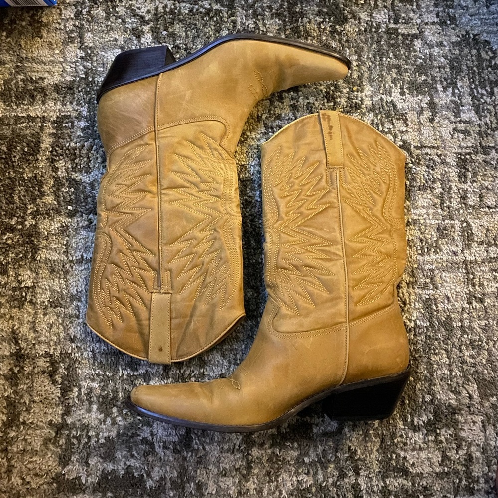 Tan Cowboy Boots size 9M